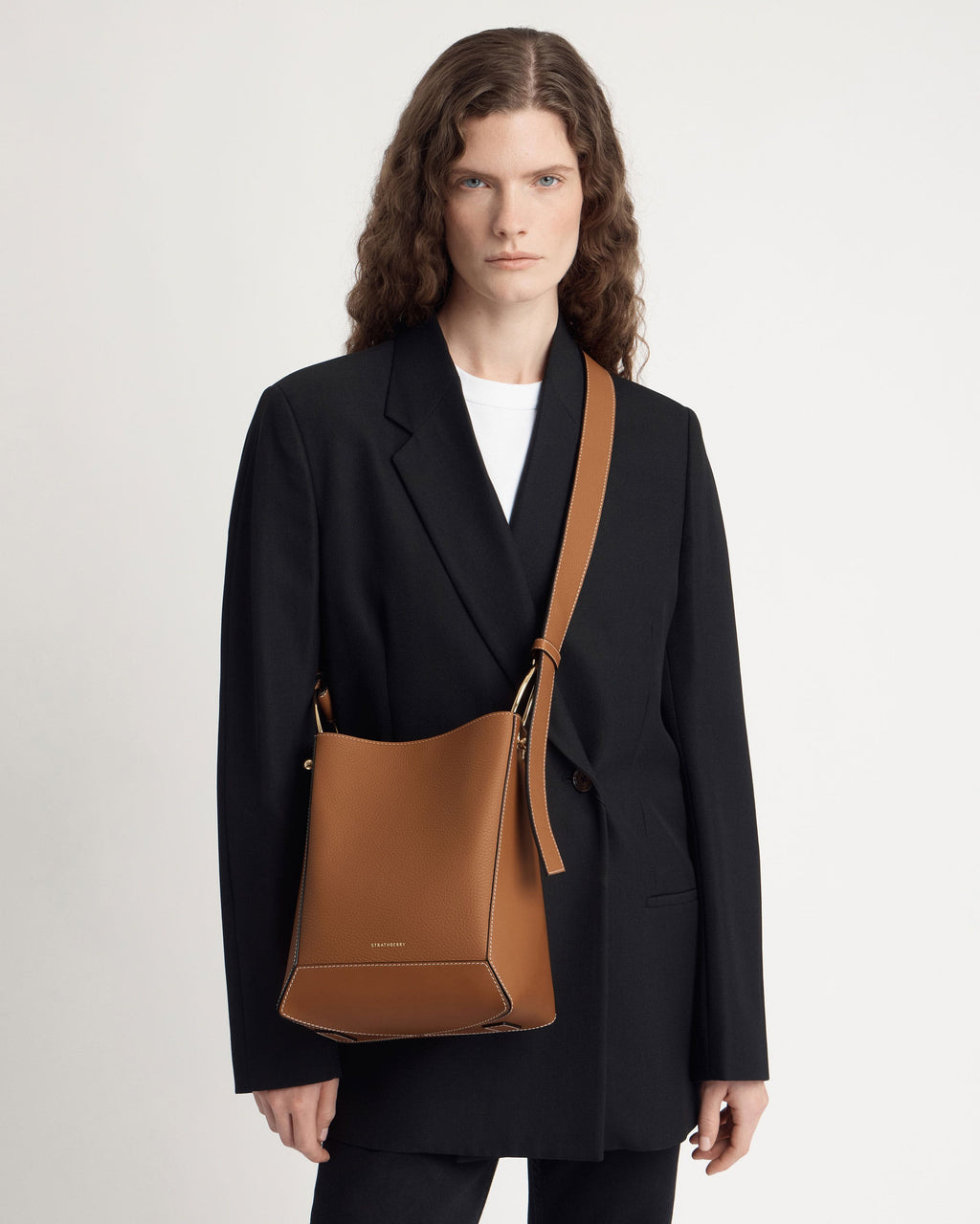 Lana Midi Bucket Bag - Tan with Vanilla Stitch