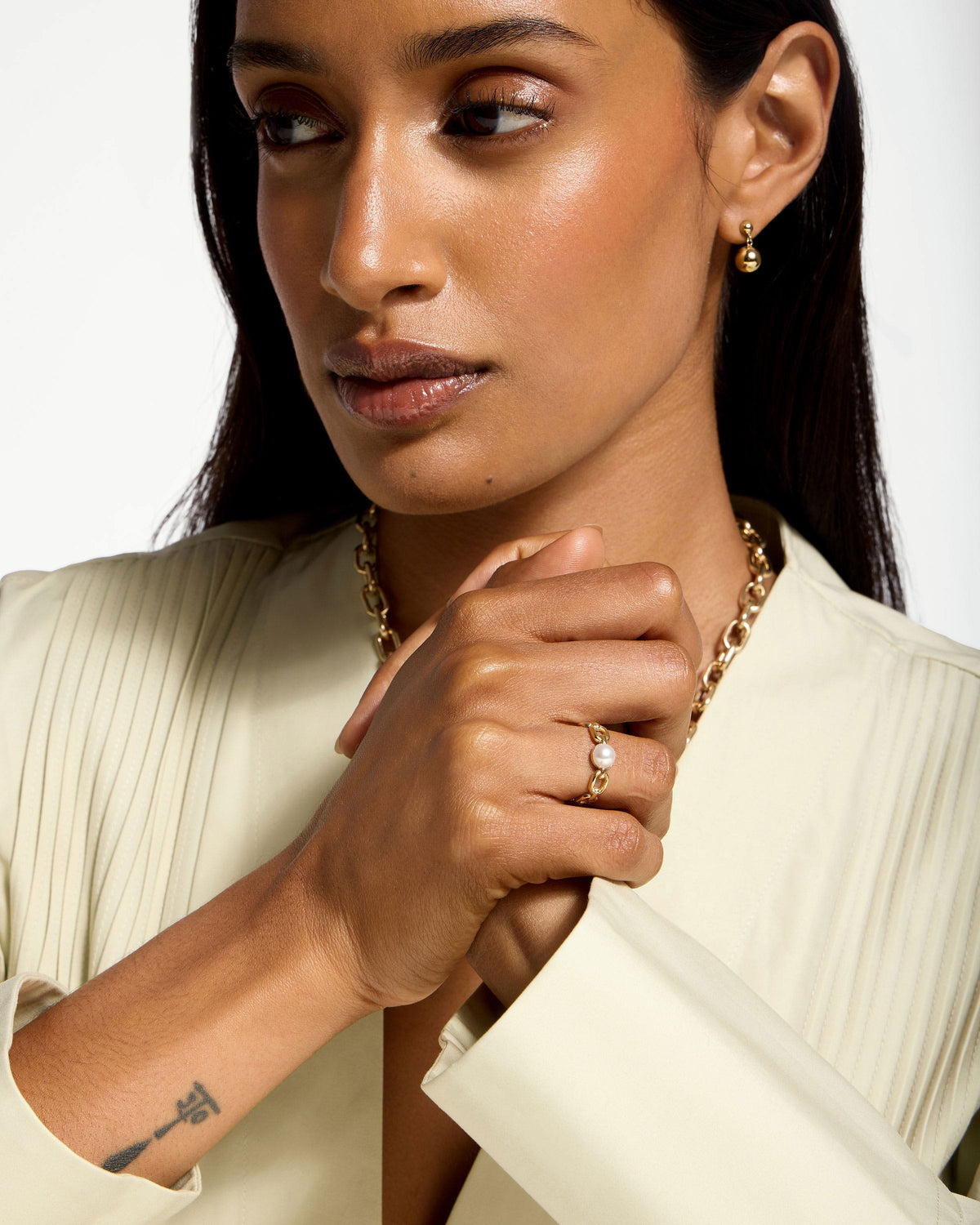 Pearl Link Ring - 22 Carat Gold Gilded